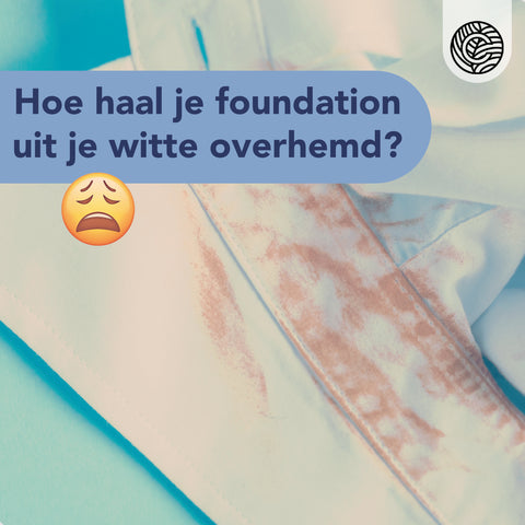 Hoe krijg ik foundation uit kleding?