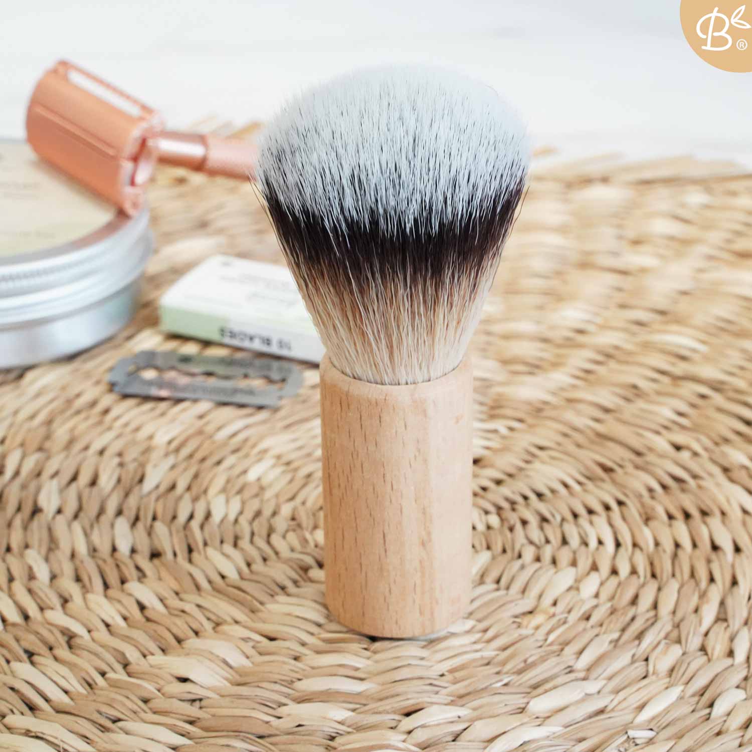 Safety Razor Shaving Brush Wood · Vegan